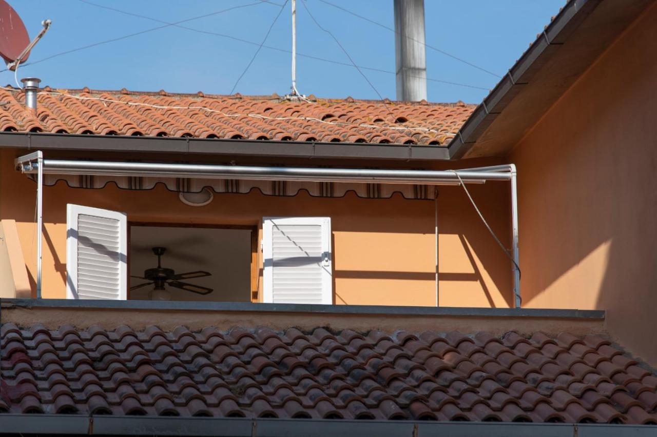 Appartamento Il Bucaniere A Marina Di Cecina Bagian luar foto